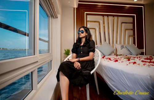 Alappuzha Boat Rental | Charlotte Cruise House Boat