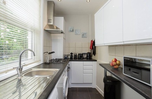 Southsea Apartment | Charlotte's Place Orchard Garden Apartment