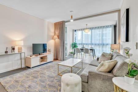 Brisbane Central Business District Apartment | Charlotte Towers Brisbane & Resort Style Facilities