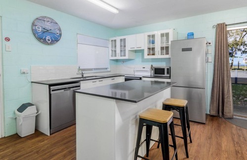 Bongaree Apartment | CHARM AND COMFORT, TOP NOTCH