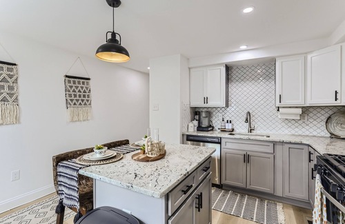 Downtown Baltimore House | Charm City Charmer - Boho Zen Minutes to Harbor and Downtown!