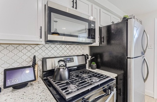 Downtown Baltimore House | Charm City Charmer - Boho Zen Minutes to Harbor and Downtown!
