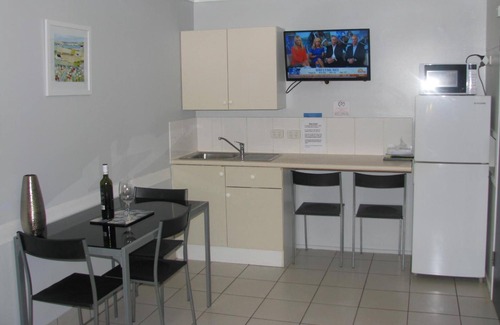 Bundaberg West Hotel | Charm City Motel