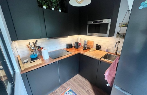 Quartier de la Roquette Apartment | Charm & Comfort in Bastille - Just Like Home