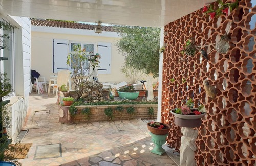 LʼAiguillon-sur-Mer House | Charming Apartment with Rooftop Terrace and Modern Amenities near Beach and Shops