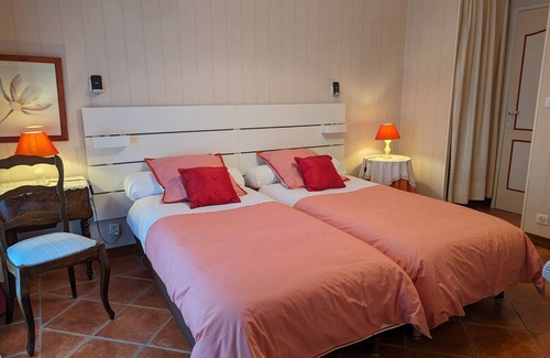 Tavers Bed & Breakfast | Charm in the heart of castles: Room with Wifi
