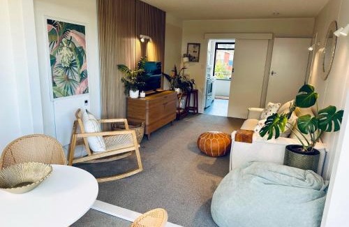 Mount Maunganui Apartment | Charm on Commons, Mauao