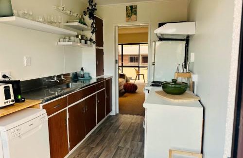 Mount Maunganui Apartment | Charm on Commons, Mauao