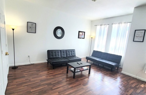 Downtown Baltimore Apartment | Charm's City Spacious Duplex