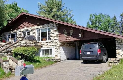 Sainte-Lucie-des-Laurentides Ski Chalet | Charmant Chalet HUOT à Sainte-Lucie des-Laurentides