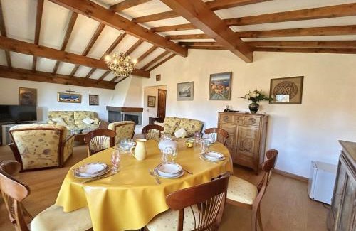 Le Planellet Apartment | Charmant 2 pièces, 4 couchages, Megève - À 400m des remontées mécaniques, balcon et parking inclus - FR-1-597-169