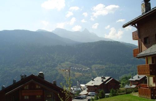 Les Allues Apartment | Charmant 3 pièces avec balcon et garage, proche télécabine à Méribel - FR-1-411-640