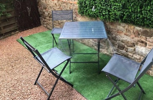 Quartier de France Apartment | Charmant 3 Pièces Refait à Neuf Avec Jardin