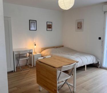 Bourg-Saint-Andeol Apartment | Charmant appartement rénové