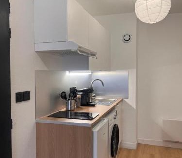 Bourg-Saint-Andeol Apartment | Charmant appartement rénové