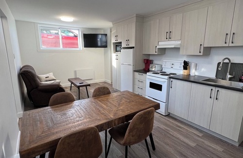 Riviere-du-Loup Regional County Municipality Apartment | Charmant appartement central à RDL
