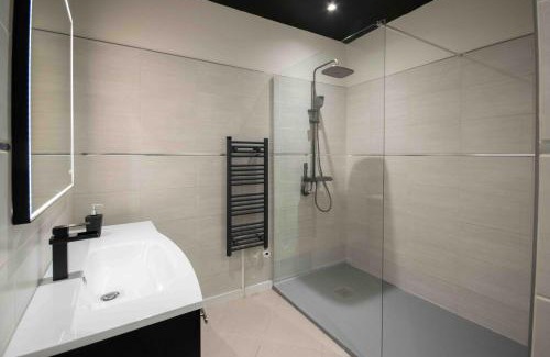 Fontenay-le-Comte Apartment | # Charmant appartement avec jacuzzi -option- #
