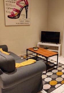 Ecartelee-Bonabry-Orieres-Paron Apartment | Charmant Appartement au Cœur de Fougères