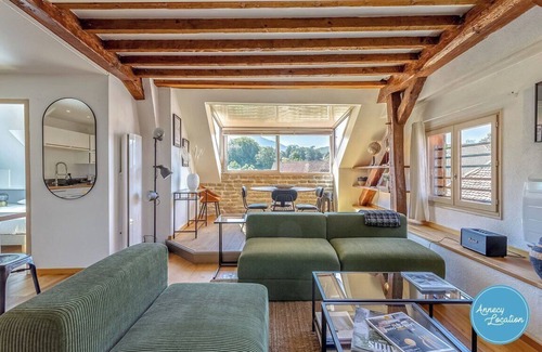 Menthon-Saint-Bernard Apartment | Charmant Duplex au Cœur du Village