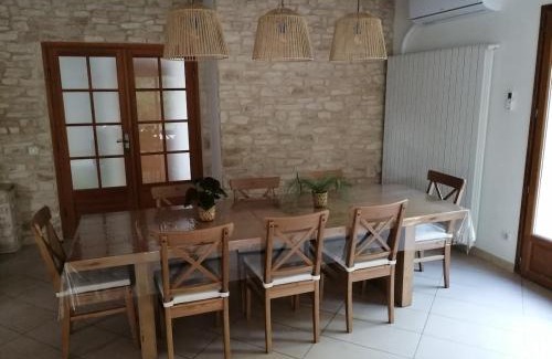 Saint-Benoit-de-Carmaux House | Charmant gîte de Lacrouzette avec piscine chauffée