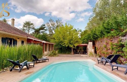 Saint-Laurent-des-Hommes House | Charmante maison avec parc arboré & piscine au sel