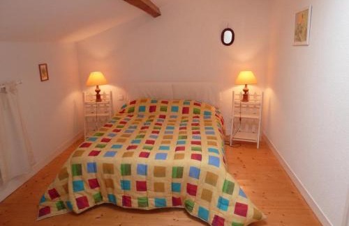 Veranne House | Charmant gîte avec poêle à bois, terrasse et jardin, sentiers rando, 1 chambre + mezzanine - FR-1-496-256