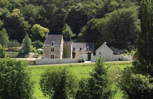 Cravant-les-Coteaux House | Charmant gîte avec piscine privée, terrasse et WiFi près de Chinon - FR-1-381-60