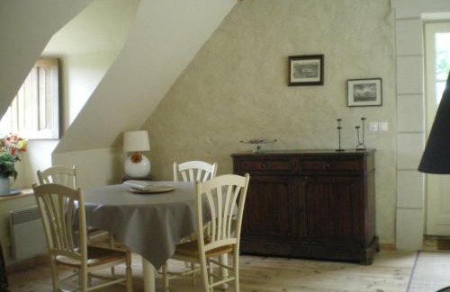 Cravant-les-Coteaux House | Charmant gîte avec piscine privée, terrasse et WiFi près de Chinon - FR-1-381-60
