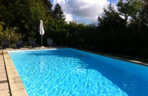 Saint-Haon-le-Vieux House | Charmant Gîte avec Cheminée et Animaux Admis - FR-1-496-31