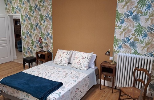 Beaumont-de-Lomagne Bed & Breakfast | Charmant Gite aux Beaux Volumes, Jardin Privé, Idéal en Familles