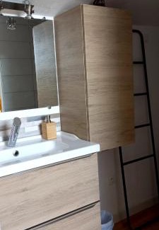 Salinelles Apartment | Charmant logement avec terrasse