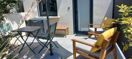 Salinelles Apartment | Charmant logement avec terrasse