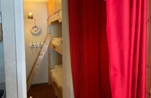 Pra Loup Apartment | Charmant studio à Pra Loup 1600, proche des pistes avec balcon et wifi - FR-1-165A-14