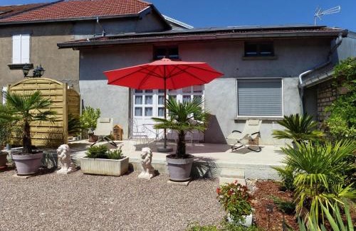 Mersuay House | Charmant Studio avec Jardin et Terrasses, Environnement Calme et Historique - FR-1-583-383