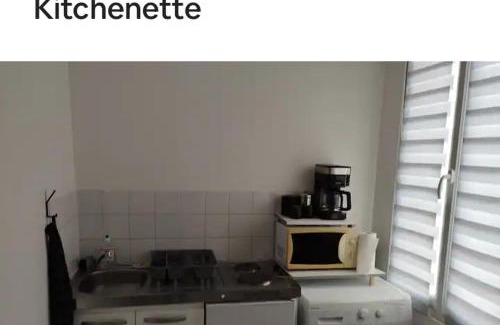 Saint-Charles du Port Apartment | charmant studio canapé lit Netflix prime vidéo Dazn wifi
