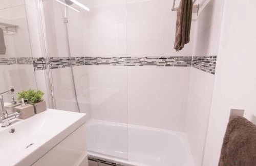 Saint-Lary-Soulan Apartment | Charmant Studio Cabine 4 Pers. avec Balcon, proche Centre et Thermes à Saint-Lary-Soulan - FR-1-296-231