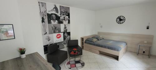 Tremblay-en-France Apartment | charmant studio de 30 m2 très calme avec sa grande belle terrasse et son jardin PRIVATIF
