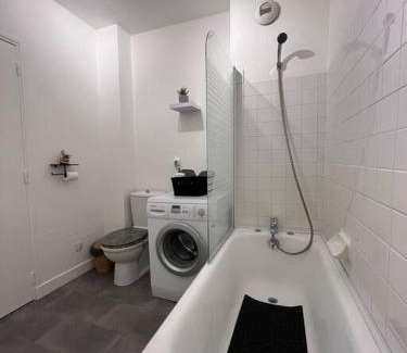 Moulins Apartment | Charmant T1, parking privé, proche gare