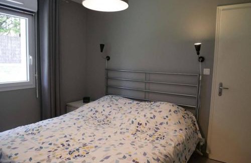Etel Apartment | Charmant T2 à Étel - 40m² avec Wifi, Terrasse & Parking, près du port et des plages - FR-1-479-34
