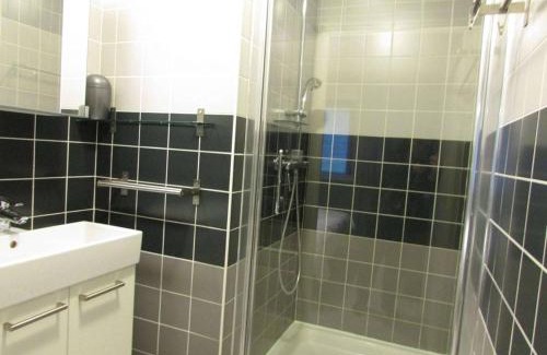 Etel Apartment | Charmant T2 à Étel - 40m² avec Wifi, Terrasse & Parking, près du port et des plages - FR-1-479-34