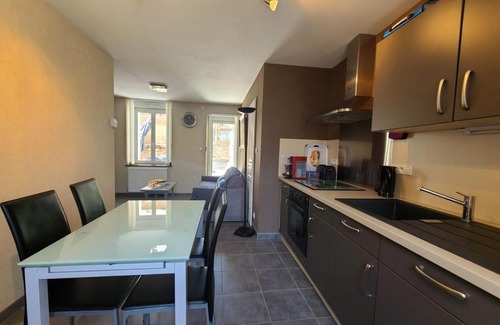 Epinal Apartment | Charmant T2 rénové avec cour privée - centre d'Épinal, proche gare et commodités - FR-1-589-265