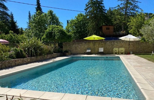 Venasque Bed & Breakfast | Charmante Chambre D'hôte au Coeur de la Provence à Venasque