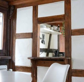 Altstadt Apartment | Charmante Fachwerk Wohnung mit Terrasse in der Altstadt