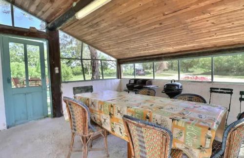 Arles House | Charmante maison en Camargue avec piscine partagée