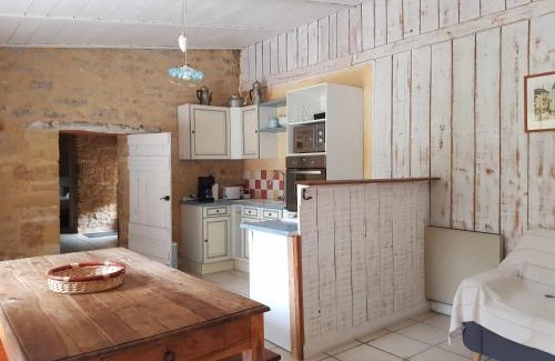 Le Buisson-de-Cadouin House | Charmante maison avec piscine partagée à Le Buisson-de-Cadouin