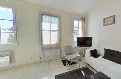 L'Epine House | Charmante maison à 250m de la plage avec jardin, terrasse ensoleillée et garage à vélo, L'Épine - FR-1-224B-161