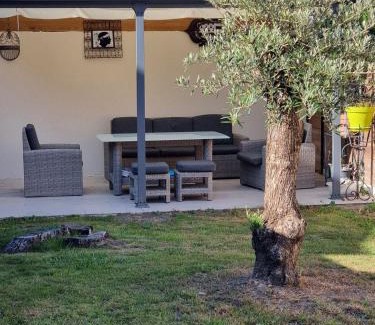 Bains-sur-Oust House | Charmante maison de vacances 45 minutes des plages