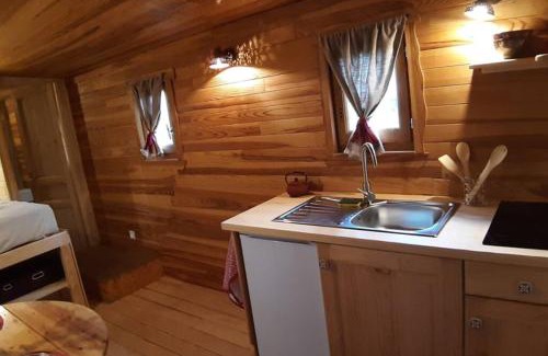 Saint-Cirgues-de-Prades Ski Chalet | Charmante Roulotte atypique