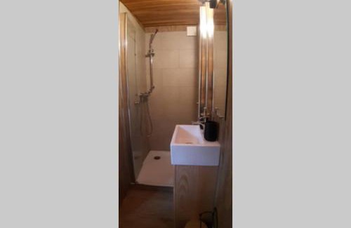 Saint-Cirgues-de-Prades Ski Chalet | Charmante Roulotte atypique