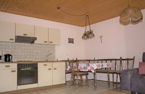 Ginselsried Apartment | Charmante UG-Wohnung mit Loggia und WLAN im Herzen des Bayerischen Waldes